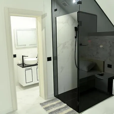 Casa de hóspedes Pansion Eden Ni